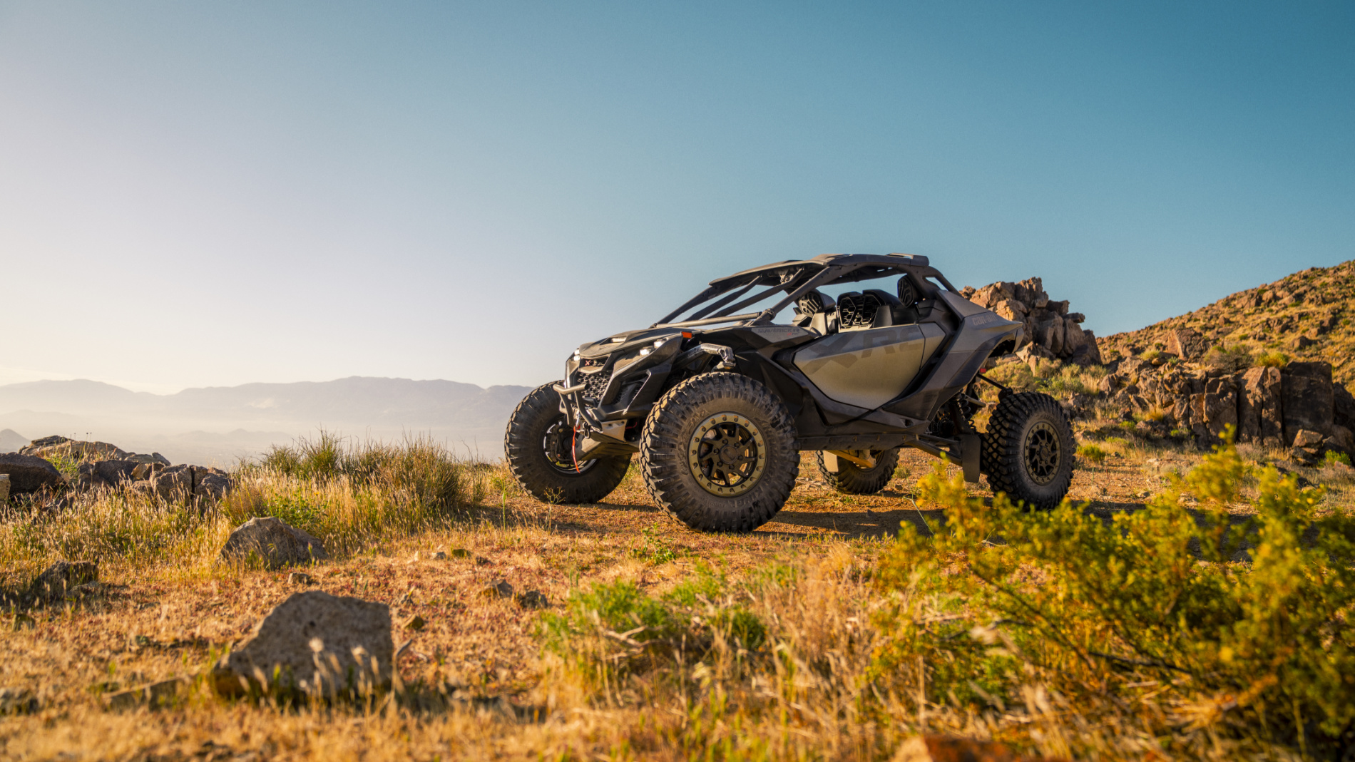 Can-Am Maverick R X rc